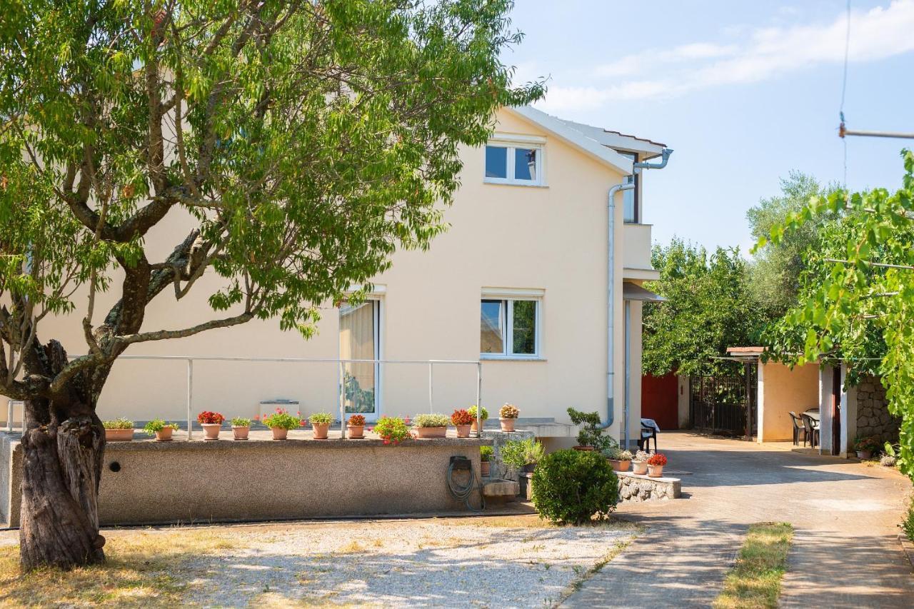 Apartment Lipovac Malinska Exterior photo