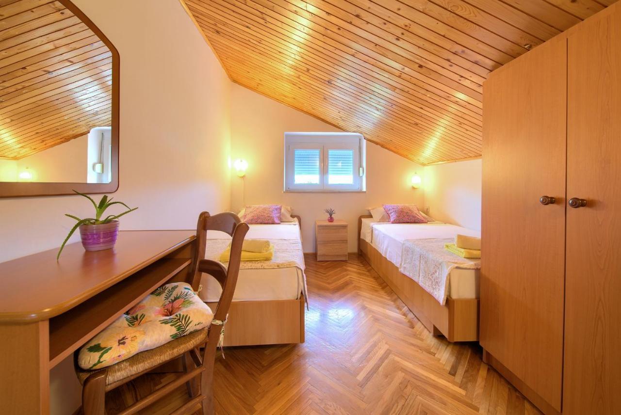 Apartment Lipovac Malinska Exterior photo