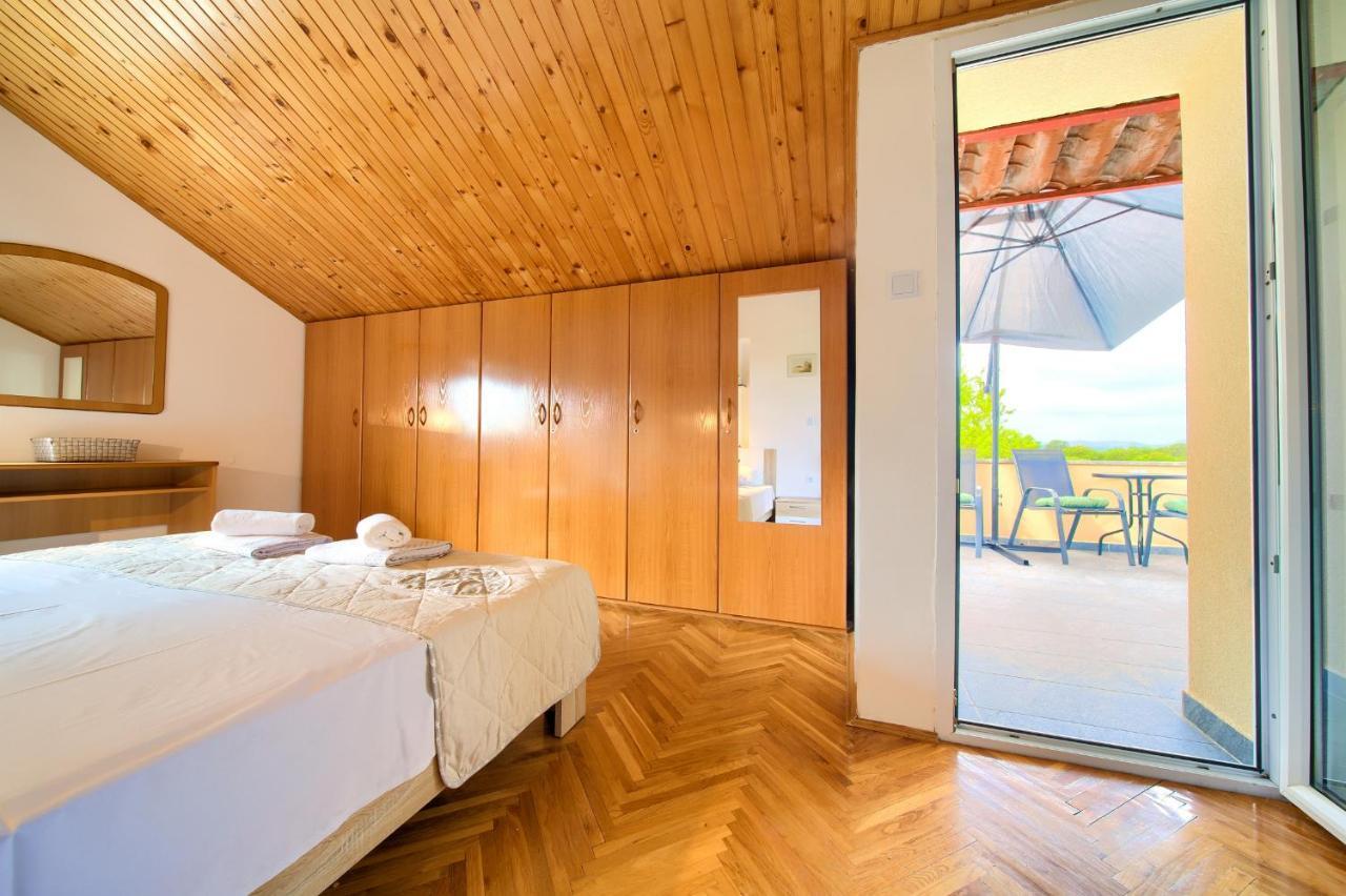 Apartment Lipovac Malinska Exterior photo